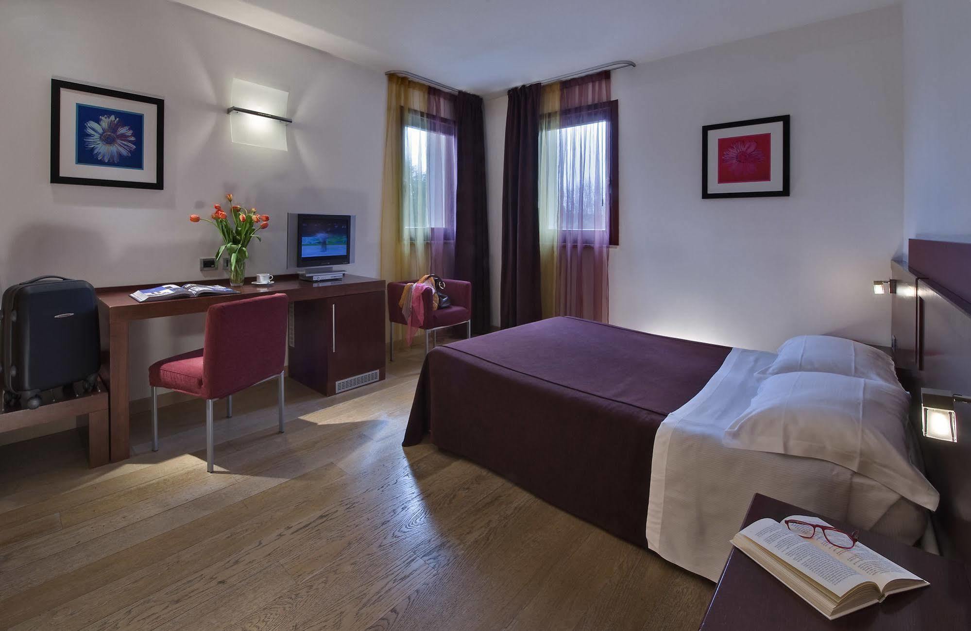 Annia Park Venice Airport 4* Tessera